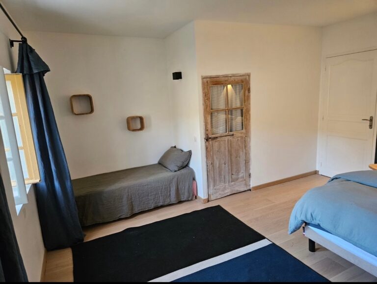 Chambre Hugo - Le mas des Oliviers Location vacance Drome