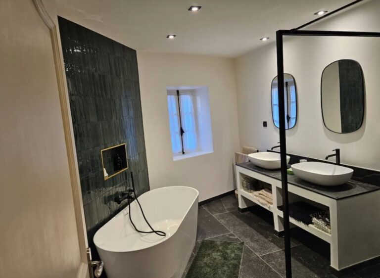 Salle de bains 2 - Le mas des Oliviers Location vacance Drome